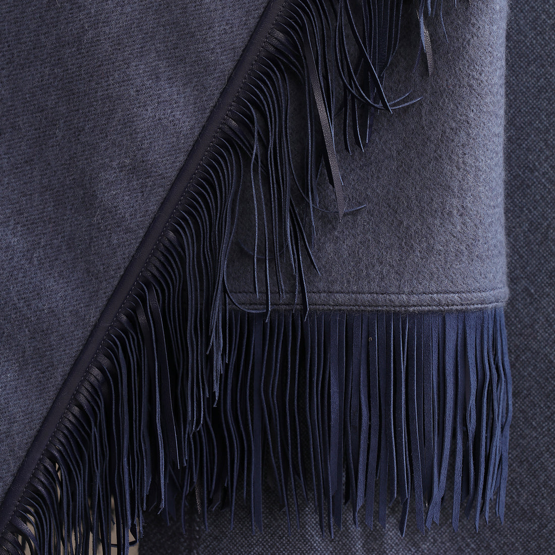 Cashmere shawl with nappa fringe